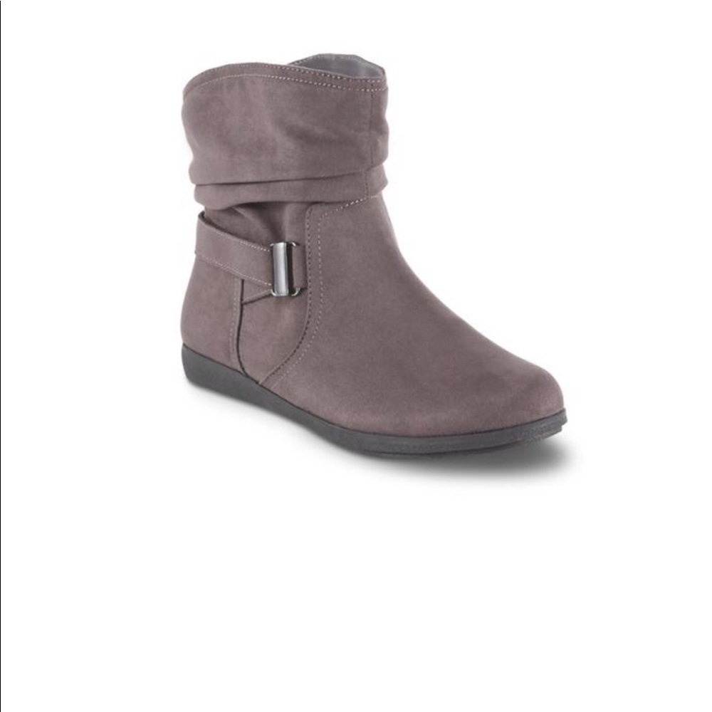 🌸🌼 Faux suede Bootie